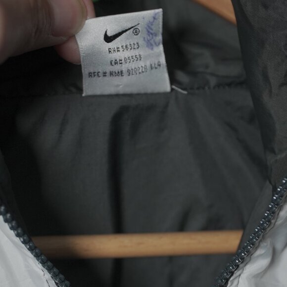 VINTAGE 90'S NIKE WINDBREAKER ZIP UP SPRING JACKET BOYS MEDIUM - Picture 8 of 14